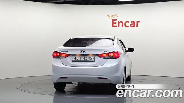 Hyundai Avante 2013 thumb 4