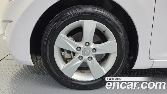 Hyundai Avante 2013 thumb 5