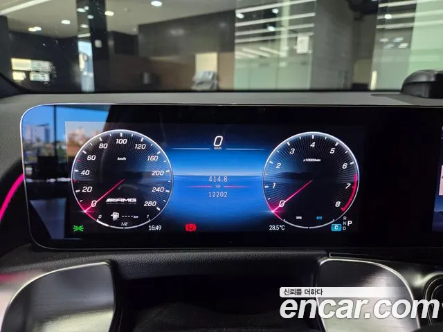 Mercedes-Benz GLB 2025 thumb 8