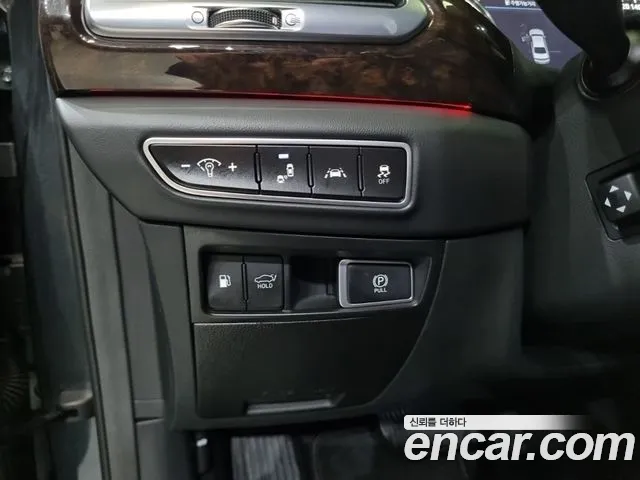 Genesis G90 2020 thumb 9