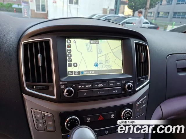 Hyundai Starex 2018 thumb 10