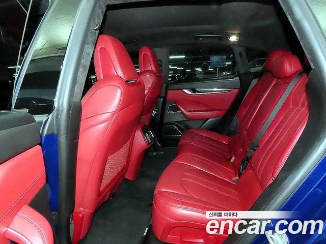 Maserati Levante 2017 thumb 3