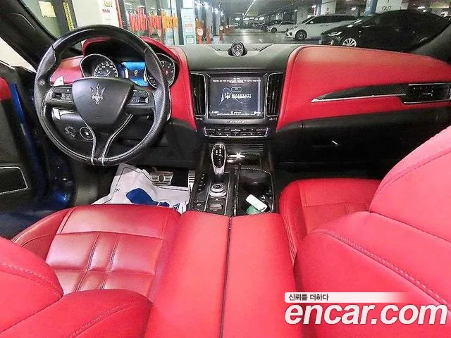 Maserati Levante 2017 thumb 6