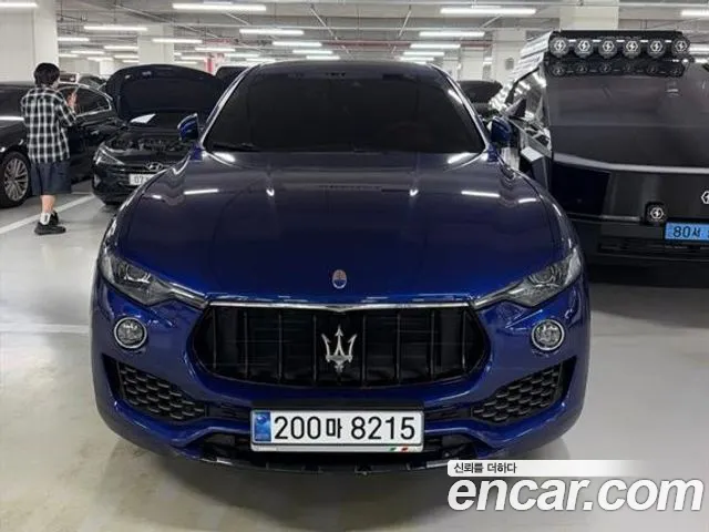 Maserati Levante 2017 thumb 11