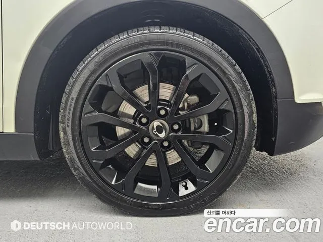 KG_Mobility_Ssangyong TIBOLI 2017 thumb 5