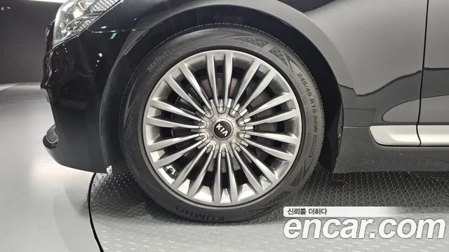 Kia K9 2018 thumb 4