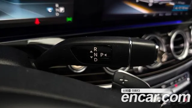 Mercedes-Benz E-Класс 2017 thumb 9