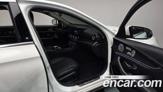 Mercedes-Benz E-Класс 2017 thumb 11