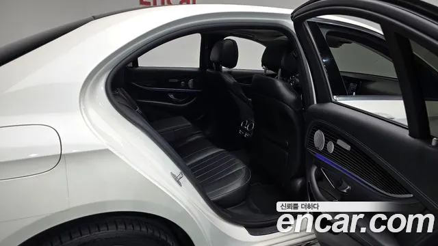 Mercedes-Benz E-Класс 2017 thumb 12