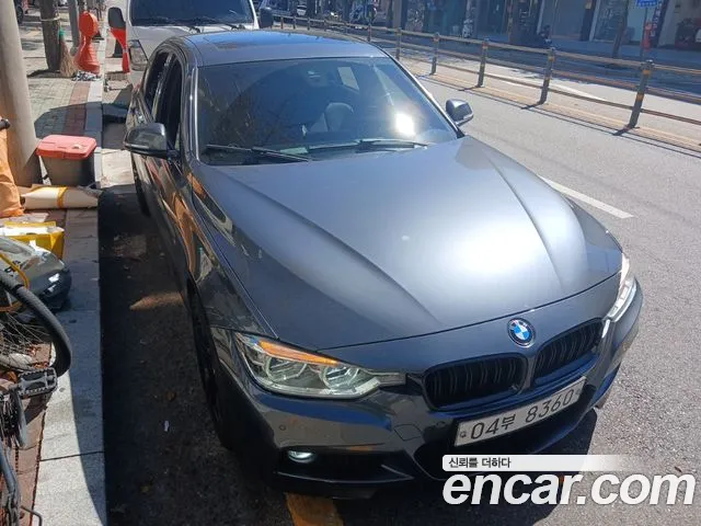 BMW 3-Series 2017 thumb 3