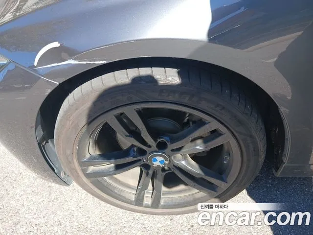 BMW 3-Series 2017 thumb 5