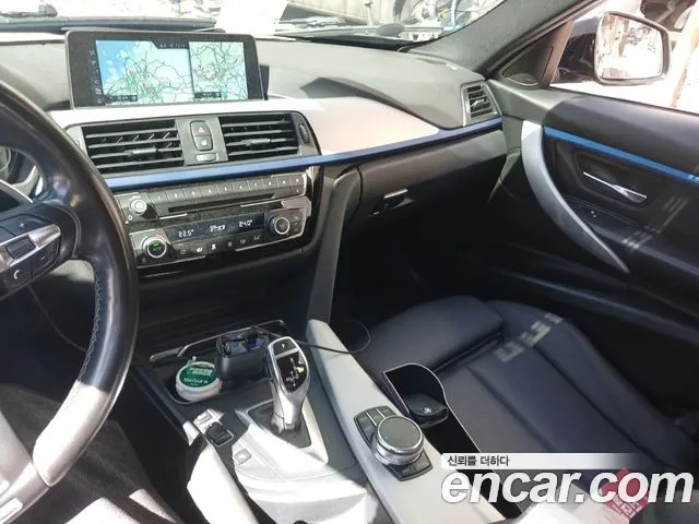BMW 3-Series 2017 thumb 7