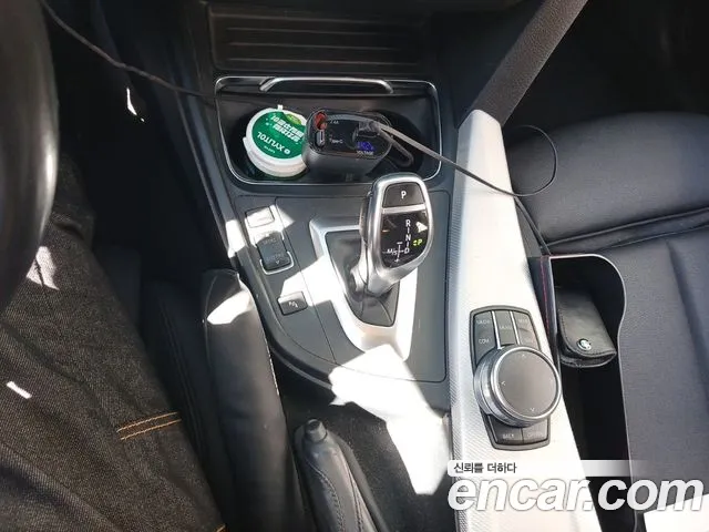 BMW 3-Series 2017 thumb 9