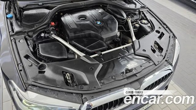 BMW 5-Series 2019 thumb 6