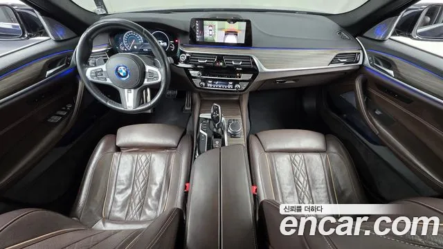 BMW 5-Series 2019 thumb 7