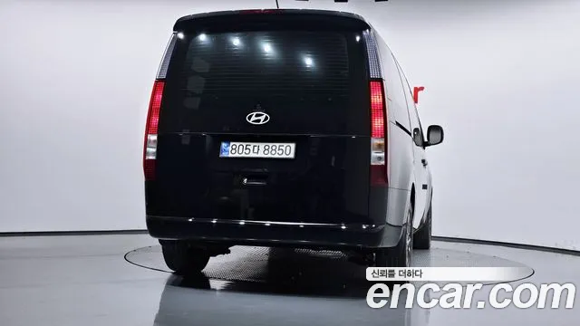 Hyundai Staria 2024 thumb 4