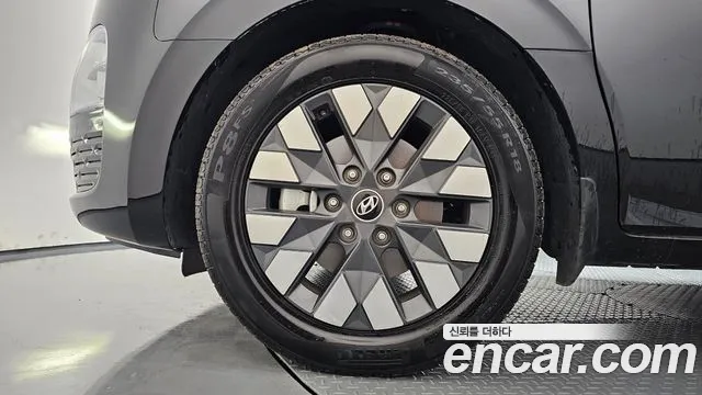 Hyundai Staria 2024 thumb 5