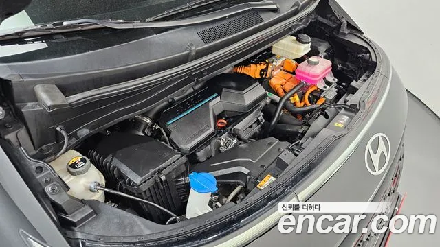Hyundai Staria 2024 thumb 6