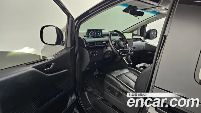 Hyundai Staria 2024 thumb 10