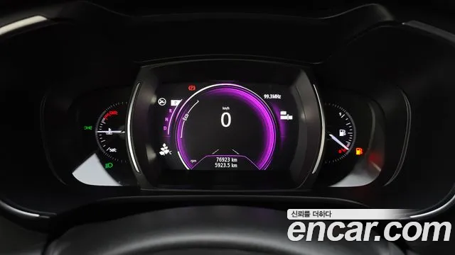 Renault-KoreaSamsung Koleos 2018 thumb 7