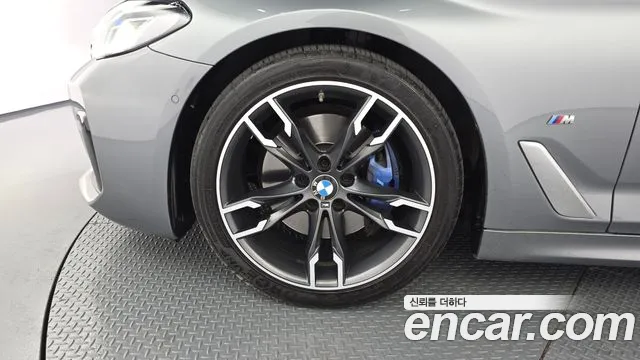 BMW 5-Series 2022 thumb 4