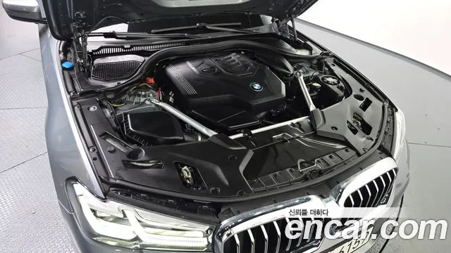 BMW 5-Series 2022 thumb 5