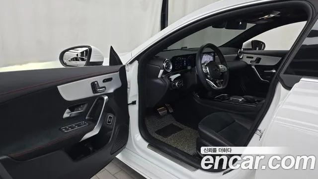 Mercedes-Benz CLA 2023 thumb 10
