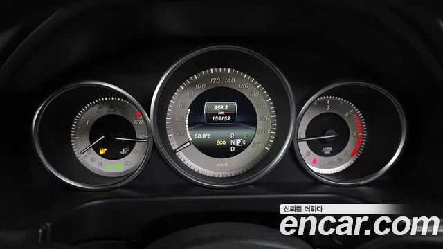 Mercedes-Benz E-Класс 2016 thumb 8