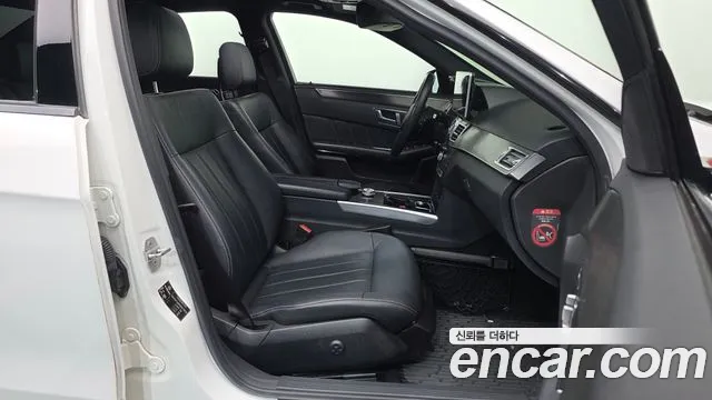 Mercedes-Benz E-Класс 2016 thumb 11
