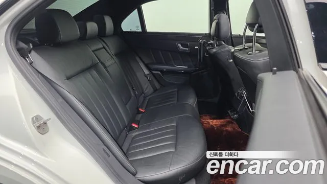 Mercedes-Benz E-Класс 2016 thumb 12