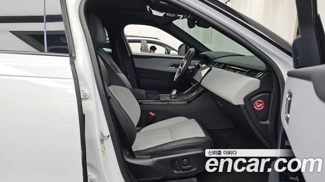 Land Rover Range Rover Velar 2025 thumb 11