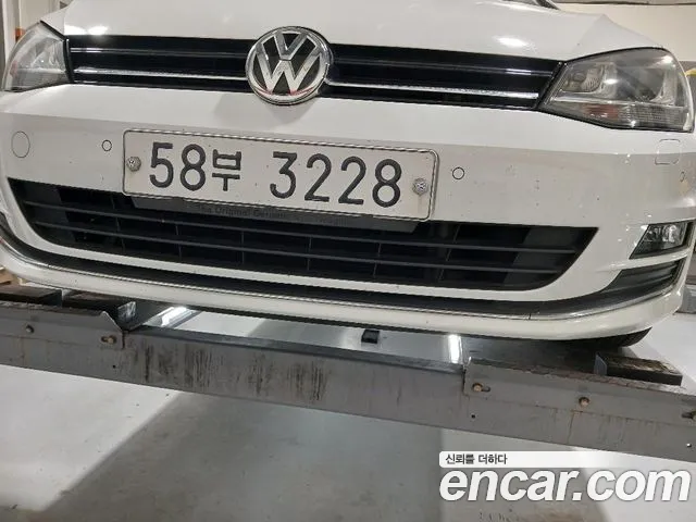 Volkswagen Golf Sportsvan 2014 thumb 6
