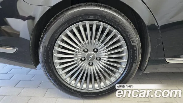 Genesis G90 2019 thumb 5