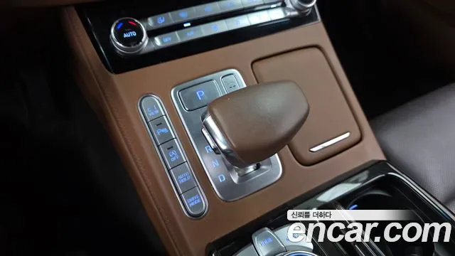 Genesis G90 2019 thumb 9