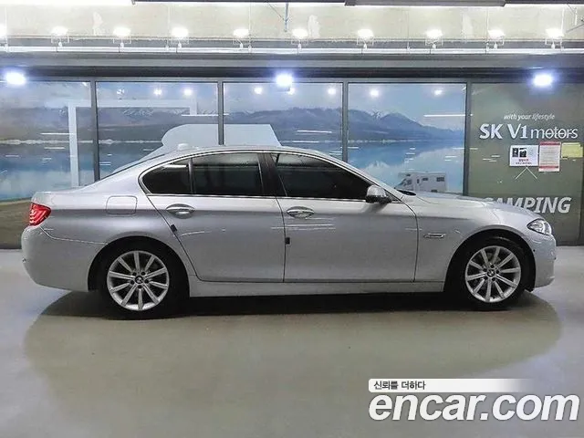 BMW 5-Series 2015 thumb 3