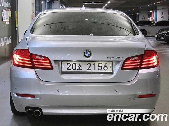 BMW 5-Series 2015 thumb 5