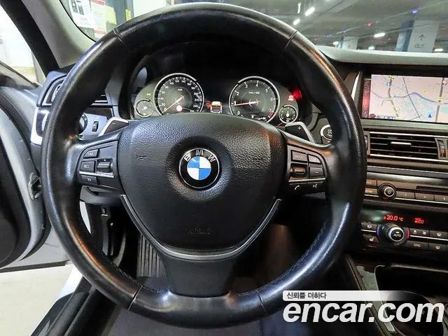 BMW 5-Series 2015 thumb 8