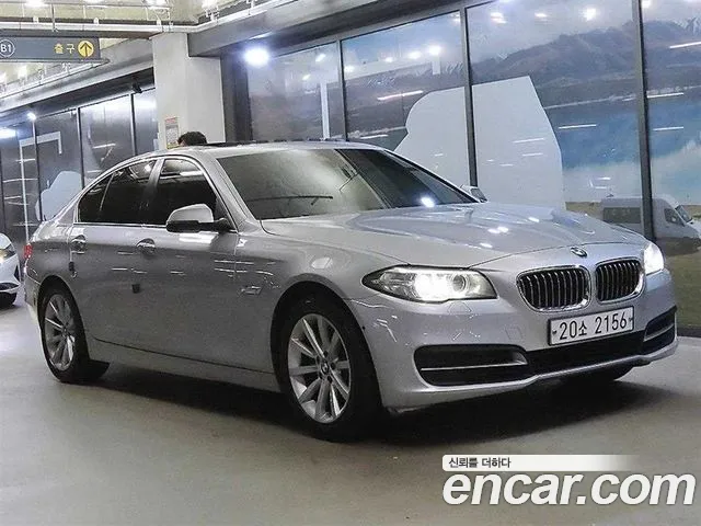BMW 5-Series 2015 thumb 12