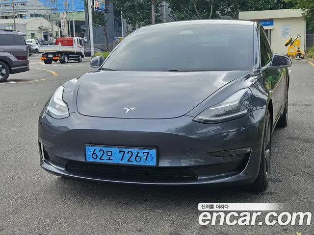 Tesla Model 3 2020 thumb 3