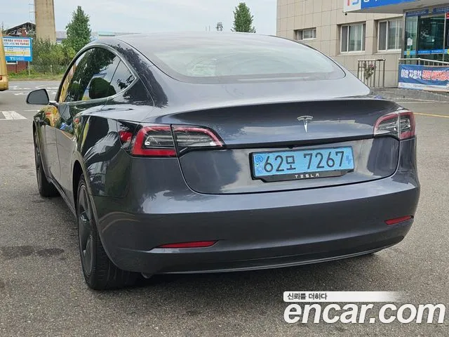 Tesla Model 3 2020 thumb 6
