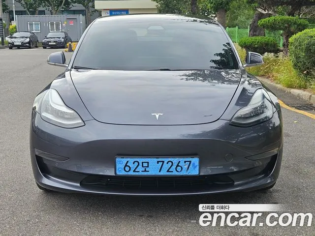Tesla Model 3 2020 thumb 12