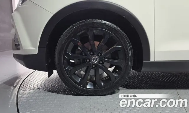 KG_Mobility_Ssangyong TIBOLI 2018 thumb 5