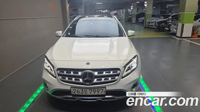 Mercedes-Benz GLA 2019 thumb 2