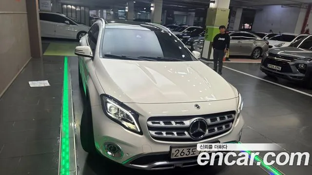 Mercedes-Benz GLA 2019 thumb 3