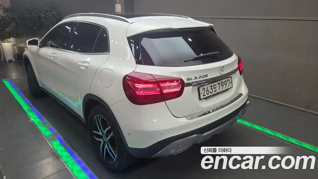 Mercedes-Benz GLA 2019 thumb 6