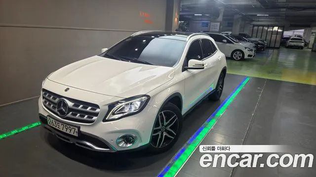 Mercedes-Benz GLA 2019 thumb 12