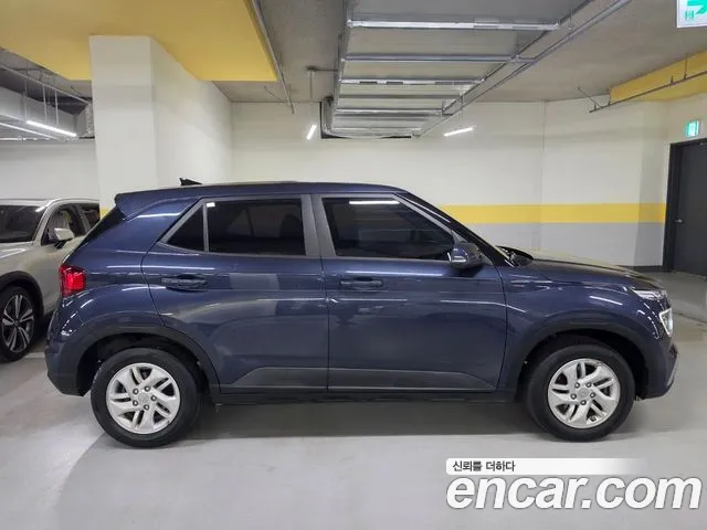 Hyundai Venue 2022 thumb 2