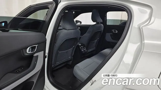Polestar 2 2022 thumb 12