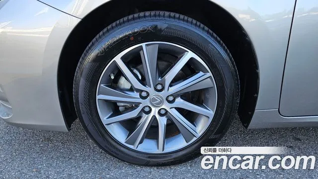 Lexus ES 2018 thumb 5