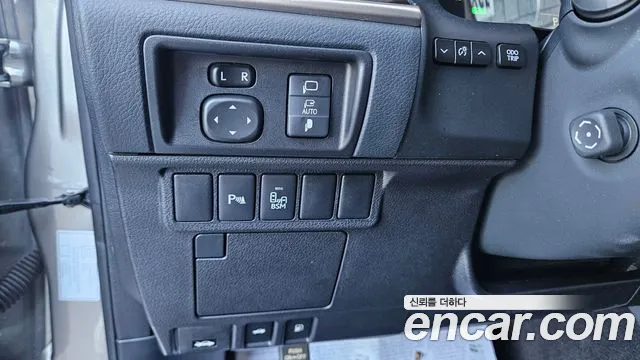 Lexus ES 2018 thumb 11